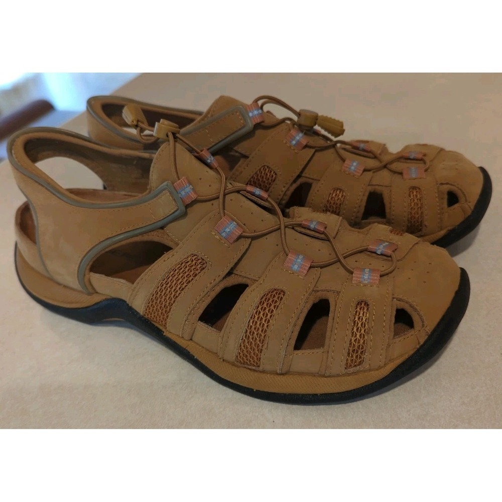 Womens Tan Clarks Springer athletic sandals Size 11M Excellent Condition